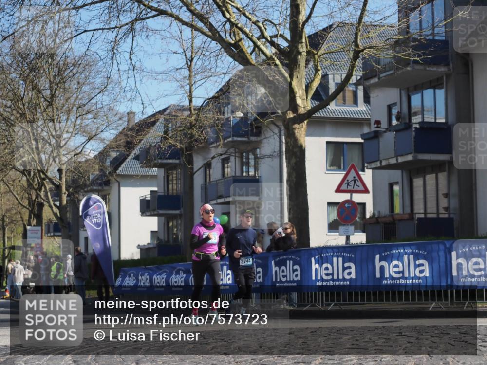 06.04.2025 - 44. Internationalen Wilhelmsburger Insellauf Luisa Fischer http://msf.ph/oto/7573723 06.04.2025 10:41:49 Ziel 14, 3744 meine-sportfotos.de