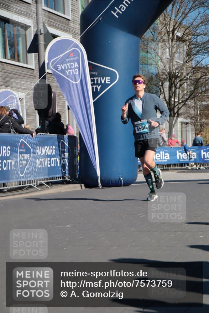 06.04.2025 - 44. Internationalen Wilhelmsburger Insellauf A. Gomolzig http://msf.ph/oto/7573759 06.04.2025 10:41:46 Ziel 3308, 3446, 3830, 3890, 3941, 4115, 4412, 4566, 4607 meine-sportfotos.de