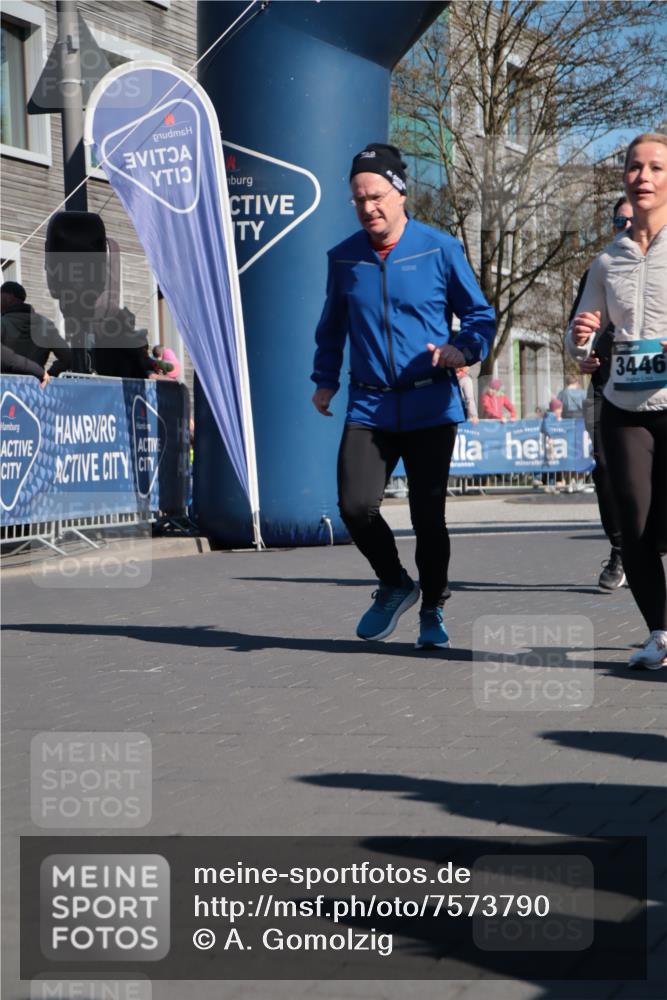 06.04.2025 - 44. Internationalen Wilhelmsburger Insellauf A. Gomolzig http://msf.ph/oto/7573790 06.04.2025 10:41:44 Ziel 3017, 3308, 3446, 3830, 3890, 3891, 4115, 4412, 4566, 4607 meine-sportfotos.de