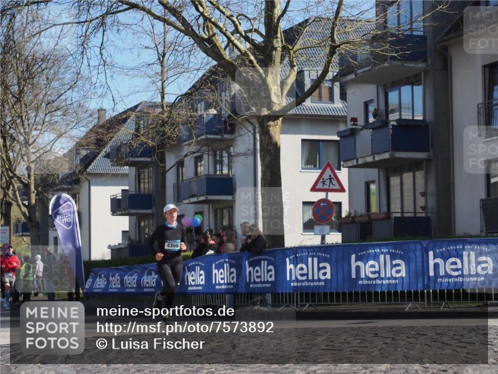 06.04.2025 - 44. Internationalen Wilhelmsburger Insellauf Luisa Fischer http://msf.ph/oto/7573892 06.04.2025 10:41:57 Ziel 4366 meine-sportfotos.de