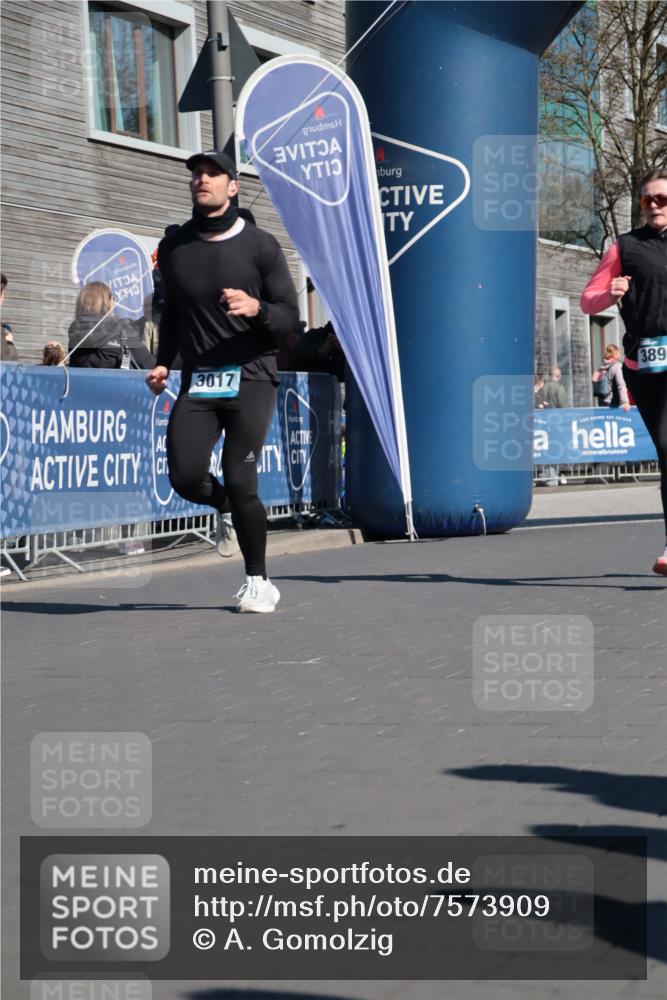 06.04.2025 - 44. Internationalen Wilhelmsburger Insellauf A. Gomolzig http://msf.ph/oto/7573909 06.04.2025 10:41:39 Ziel 3017, 3432, 3446, 3830, 3890, 3891, 4115, 4412, 4607, 5204 meine-sportfotos.de
