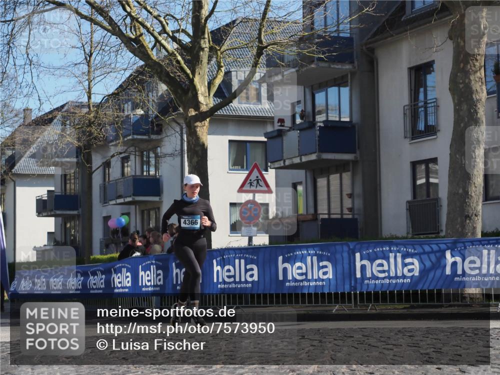 06.04.2025 - 44. Internationalen Wilhelmsburger Insellauf Luisa Fischer http://msf.ph/oto/7573950 06.04.2025 10:41:57 Ziel 4366 meine-sportfotos.de
