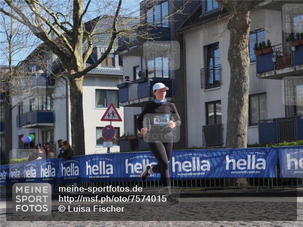 06.04.2025 - 44. Internationalen Wilhelmsburger Insellauf Luisa Fischer http://msf.ph/oto/7574015 06.04.2025 10:41:58 Ziel 4366 meine-sportfotos.de