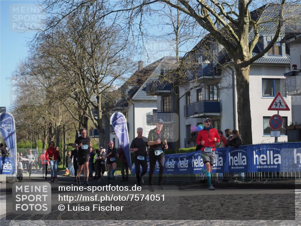 06.04.2025 - 44. Internationalen Wilhelmsburger Insellauf Luisa Fischer http://msf.ph/oto/7574051 06.04.2025 10:42:01 Ziel 4130, 4350, 458, 3761, 5111 meine-sportfotos.de