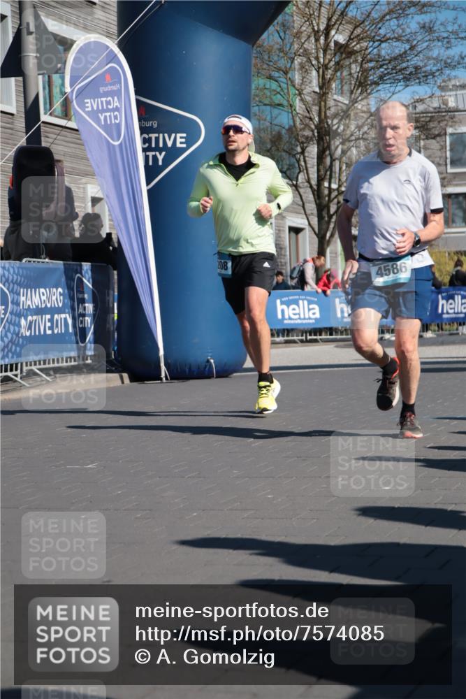 06.04.2025 - 44. Internationalen Wilhelmsburger Insellauf A. Gomolzig http://msf.ph/oto/7574085 06.04.2025 10:41:21 Ziel 3208, 3960, 4078, 4233, 4554, 4586 meine-sportfotos.de