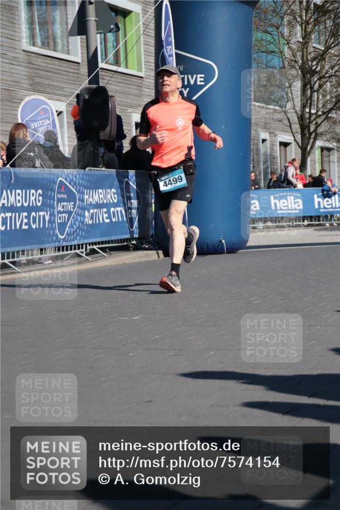 06.04.2025 - 44. Internationalen Wilhelmsburger Insellauf A. Gomolzig http://msf.ph/oto/7574154 06.04.2025 10:41:10 Ziel 3390, 3635, 4011, 4069, 4111, 4233, 4481, 4499 meine-sportfotos.de