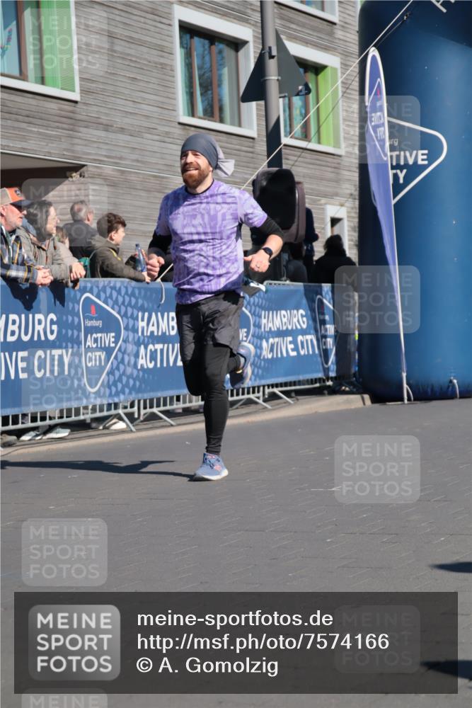 06.04.2025 - 44. Internationalen Wilhelmsburger Insellauf A. Gomolzig http://msf.ph/oto/7574166 06.04.2025 10:41:07 Ziel 3390, 3505, 3635, 4011, 4069, 4111, 4481, 4499 meine-sportfotos.de