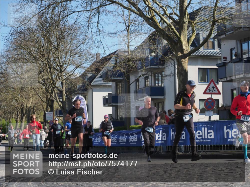 06.04.2025 - 44. Internationalen Wilhelmsburger Insellauf Luisa Fischer http://msf.ph/oto/7574177 06.04.2025 10:42:02 Ziel 3478, 362, 4130, 3751, 3761, 6, 453, 5111 meine-sportfotos.de