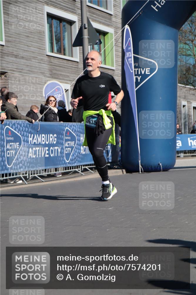 06.04.2025 - 44. Internationalen Wilhelmsburger Insellauf A. Gomolzig http://msf.ph/oto/7574201 06.04.2025 10:41:04 Ziel 3390, 3505, 3635, 4011, 4241, 4481 meine-sportfotos.de