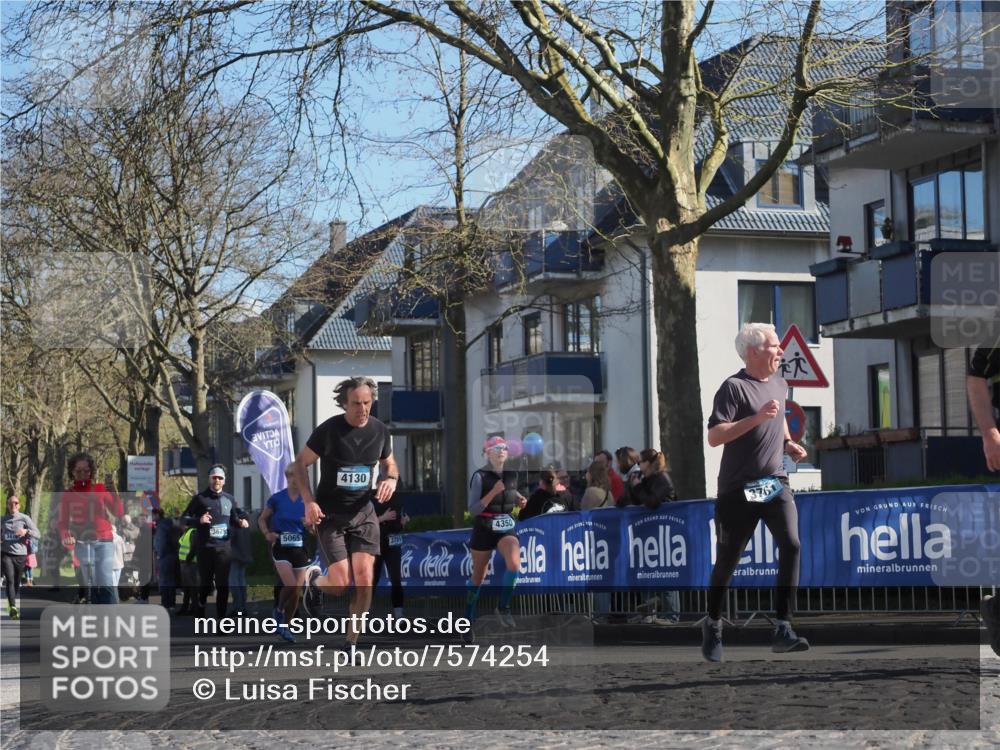 06.04.2025 - 44. Internationalen Wilhelmsburger Insellauf Luisa Fischer http://msf.ph/oto/7574254 06.04.2025 10:42:03 Ziel 4130, 5065, 3751, 4350, 376 meine-sportfotos.de