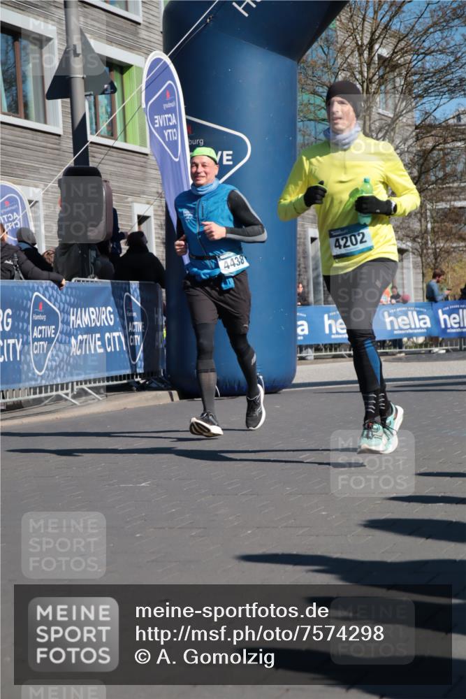 06.04.2025 - 44. Internationalen Wilhelmsburger Insellauf A. Gomolzig http://msf.ph/oto/7574298 06.04.2025 10:40:41 Ziel 3086, 3120, 3365, 3467, 4202, 4438 meine-sportfotos.de