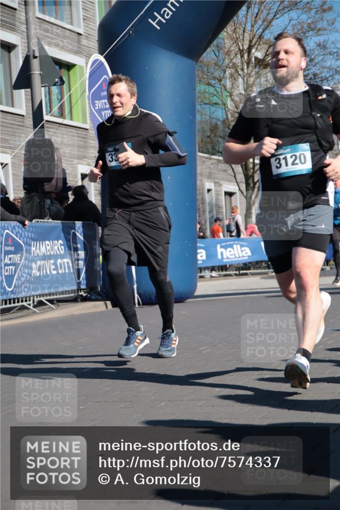 06.04.2025 - 44. Internationalen Wilhelmsburger Insellauf A. Gomolzig http://msf.ph/oto/7574337 06.04.2025 10:40:39 Ziel 3086, 3120, 3365, 3467, 4202, 4438 meine-sportfotos.de