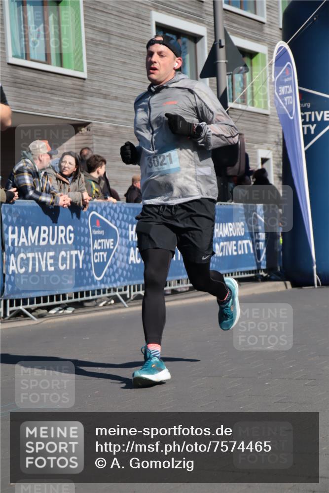 06.04.2025 - 44. Internationalen Wilhelmsburger Insellauf A. Gomolzig http://msf.ph/oto/7574465 06.04.2025 10:40:27 Ziel 3021, 3263, 3319, 3574, 3617, 3652, 3974, 4139, 4264, 4445 meine-sportfotos.de