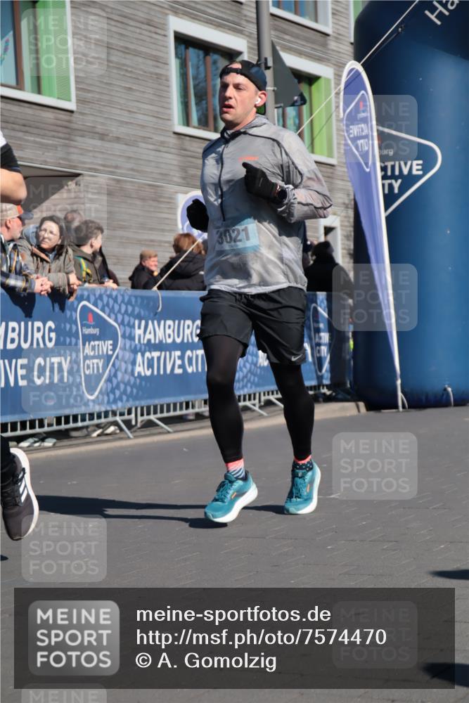 06.04.2025 - 44. Internationalen Wilhelmsburger Insellauf A. Gomolzig http://msf.ph/oto/7574470 06.04.2025 10:40:27 Ziel 3021, 3263, 3319, 3574, 3617, 3652, 3974, 4139, 4264, 4445 meine-sportfotos.de