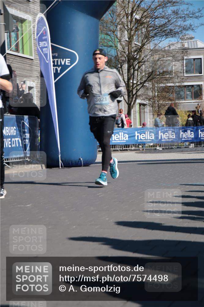 06.04.2025 - 44. Internationalen Wilhelmsburger Insellauf A. Gomolzig http://msf.ph/oto/7574498 06.04.2025 10:40:26 Ziel 3021, 3263, 3319, 3574, 3617, 3974, 4139, 4264 meine-sportfotos.de