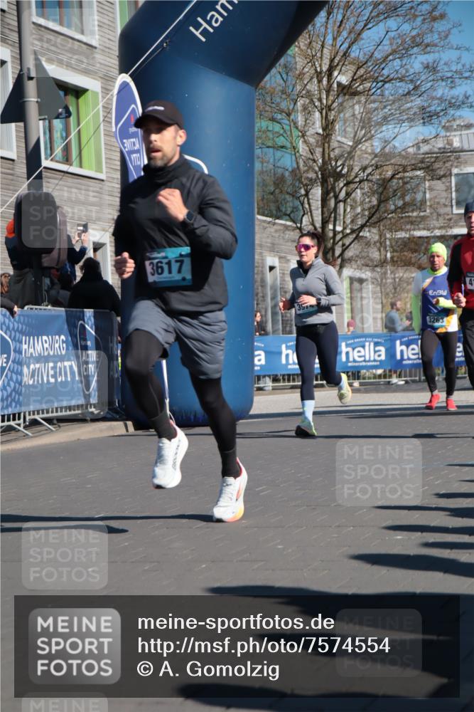 06.04.2025 - 44. Internationalen Wilhelmsburger Insellauf A. Gomolzig http://msf.ph/oto/7574554 06.04.2025 10:40:22 Ziel 3021, 3263, 3319, 3617, 3974, 4139 meine-sportfotos.de