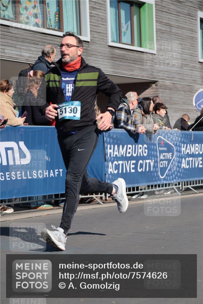 06.04.2025 - 44. Internationalen Wilhelmsburger Insellauf A. Gomolzig http://msf.ph/oto/7574626 06.04.2025 10:40:03 Ziel 3544, 4380, 4389, 4501, 5130 meine-sportfotos.de