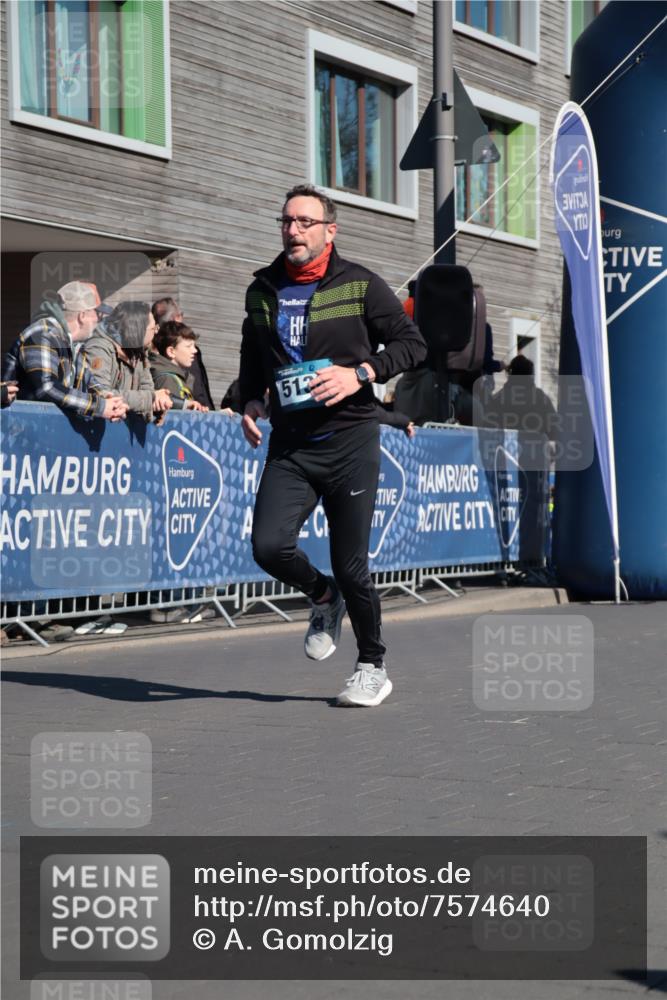 06.04.2025 - 44. Internationalen Wilhelmsburger Insellauf A. Gomolzig http://msf.ph/oto/7574640 06.04.2025 10:40:03 Ziel 3544, 4380, 4389, 4501, 5130 meine-sportfotos.de