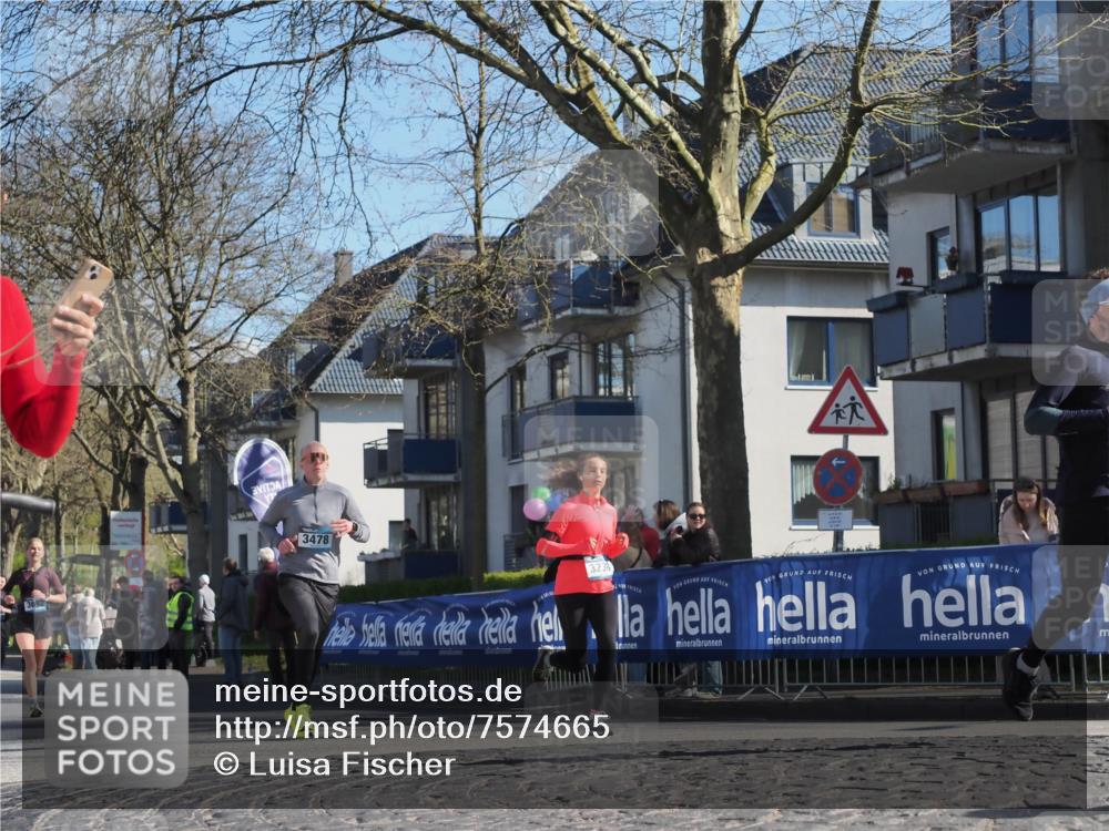 06.04.2025 - 44. Internationalen Wilhelmsburger Insellauf Luisa Fischer http://msf.ph/oto/7574665 06.04.2025 10:42:08 Ziel 3478, 3238 meine-sportfotos.de