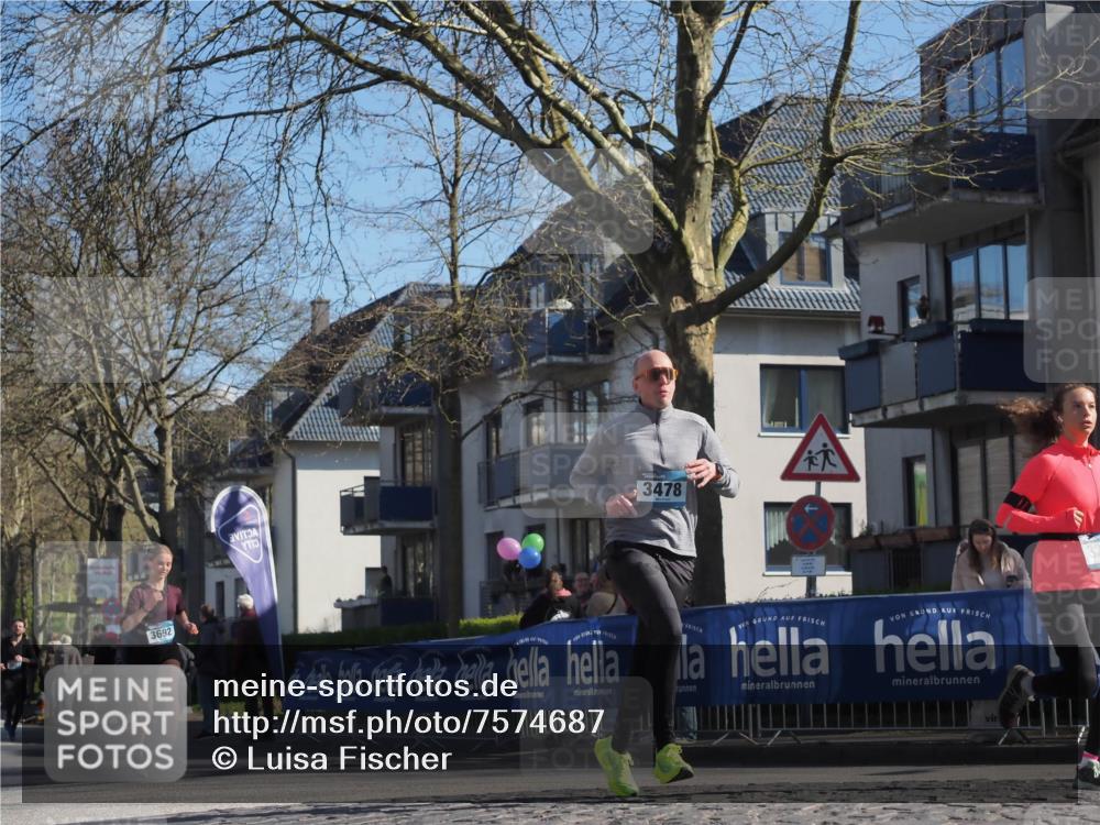 06.04.2025 - 44. Internationalen Wilhelmsburger Insellauf Luisa Fischer http://msf.ph/oto/7574687 06.04.2025 10:42:09 Ziel 3692, 3478 meine-sportfotos.de