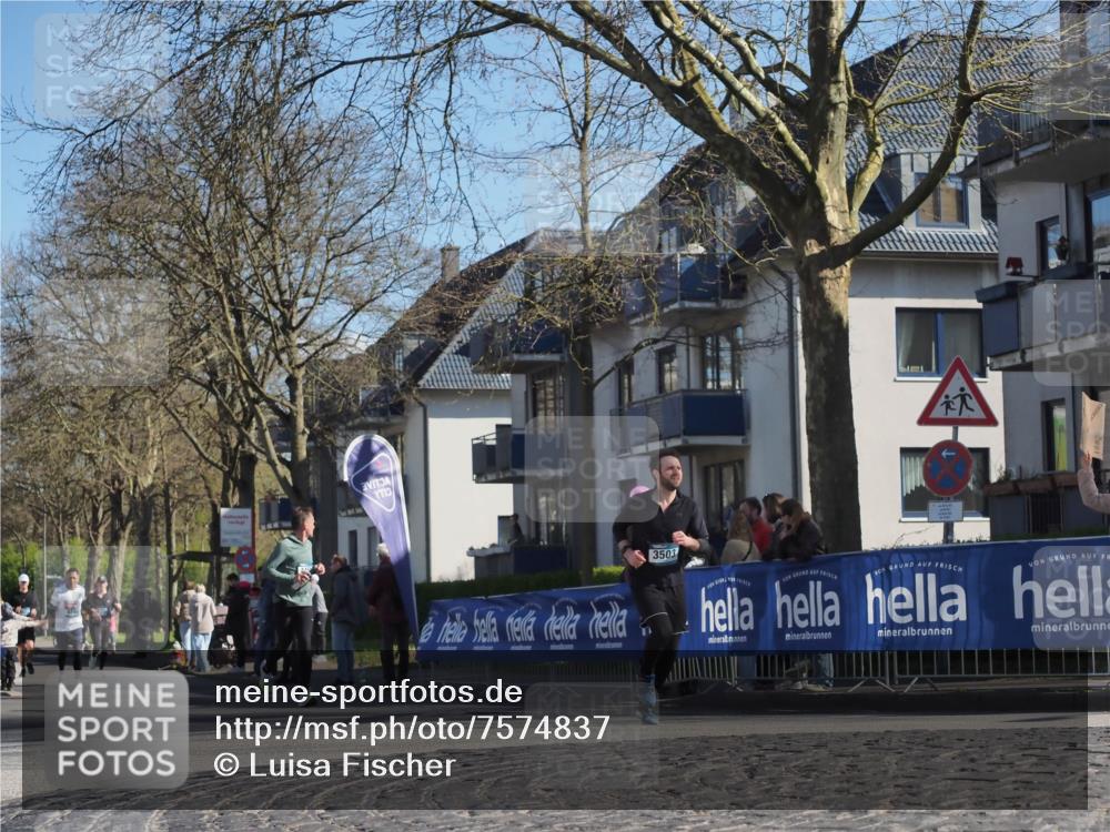 06.04.2025 - 44. Internationalen Wilhelmsburger Insellauf Luisa Fischer http://msf.ph/oto/7574837 06.04.2025 10:42:16 Ziel 13, 3503 meine-sportfotos.de