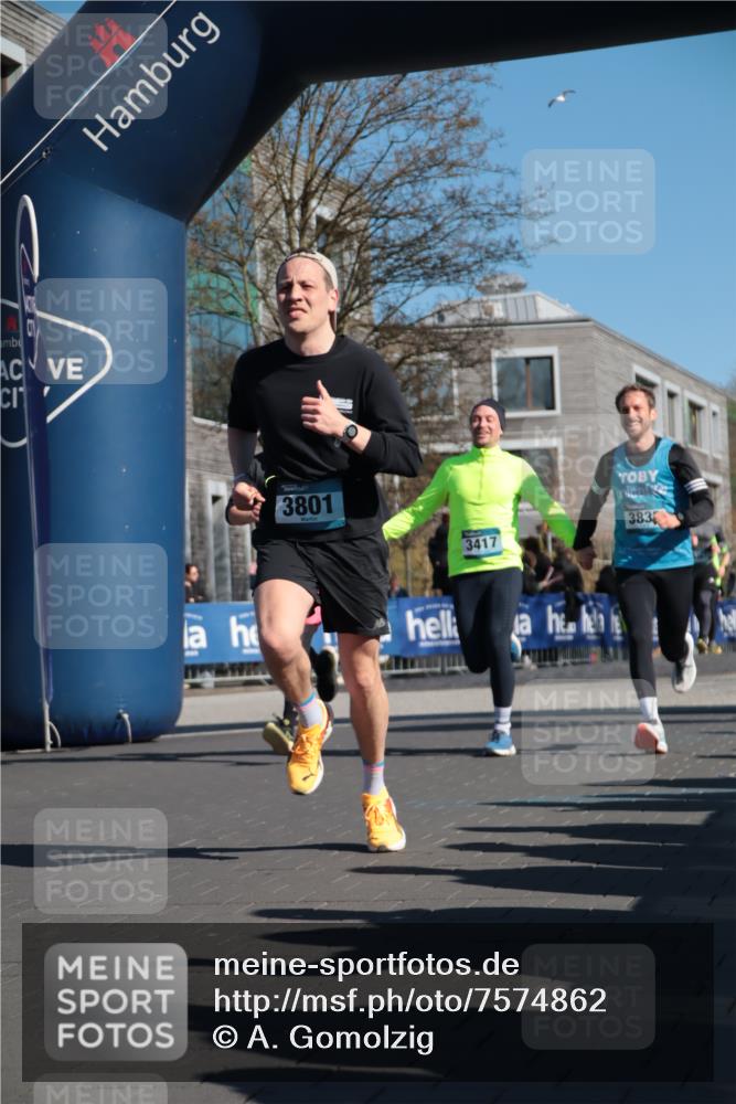 06.04.2025 - 44. Internationalen Wilhelmsburger Insellauf A. Gomolzig http://msf.ph/oto/7574862 06.04.2025 10:39:34 Ziel 3417, 3418, 3756, 3801, 3833, 4067, 5095, 5179 meine-sportfotos.de