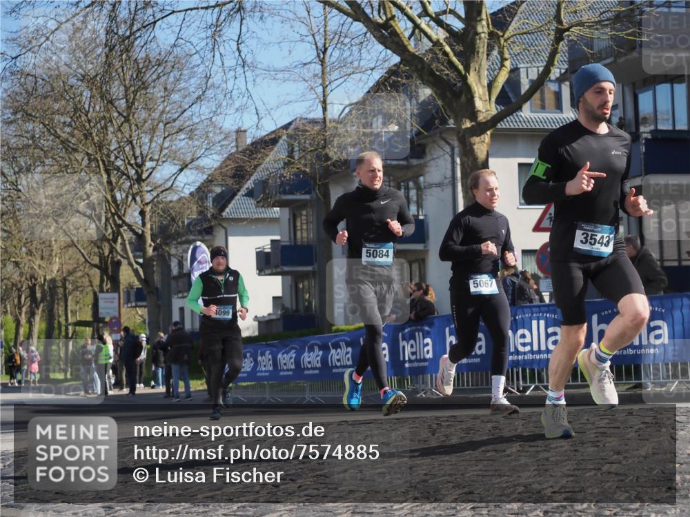 06.04.2025 - 44. Internationalen Wilhelmsburger Insellauf Luisa Fischer http://msf.ph/oto/7574885 06.04.2025 10:36:58 Ziel 4099, 5084, 5067, 3543 meine-sportfotos.de