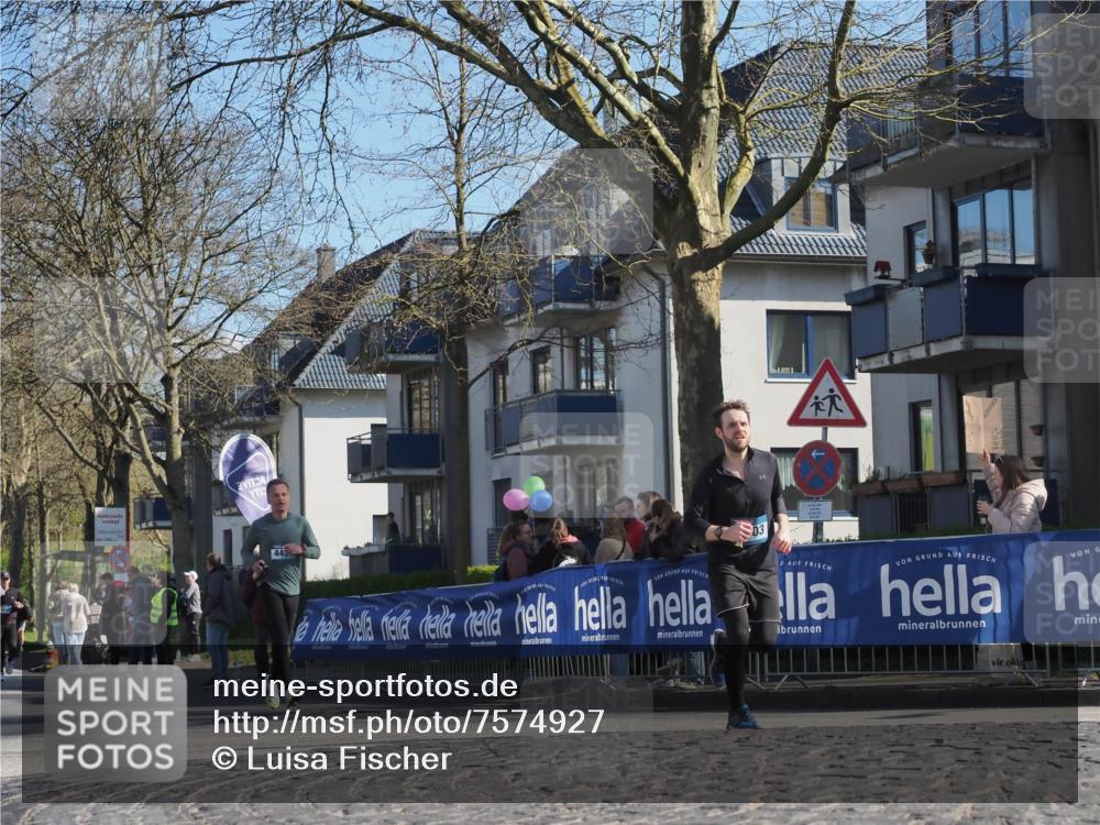 06.04.2025 - 44. Internationalen Wilhelmsburger Insellauf Luisa Fischer http://msf.ph/oto/7574927 06.04.2025 10:42:17 Ziel 03 meine-sportfotos.de