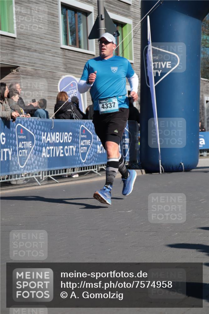 06.04.2025 - 44. Internationalen Wilhelmsburger Insellauf A. Gomolzig http://msf.ph/oto/7574958 06.04.2025 10:39:10 Ziel 3350, 3709, 3915, 4047, 4253, 4337, 4359 meine-sportfotos.de