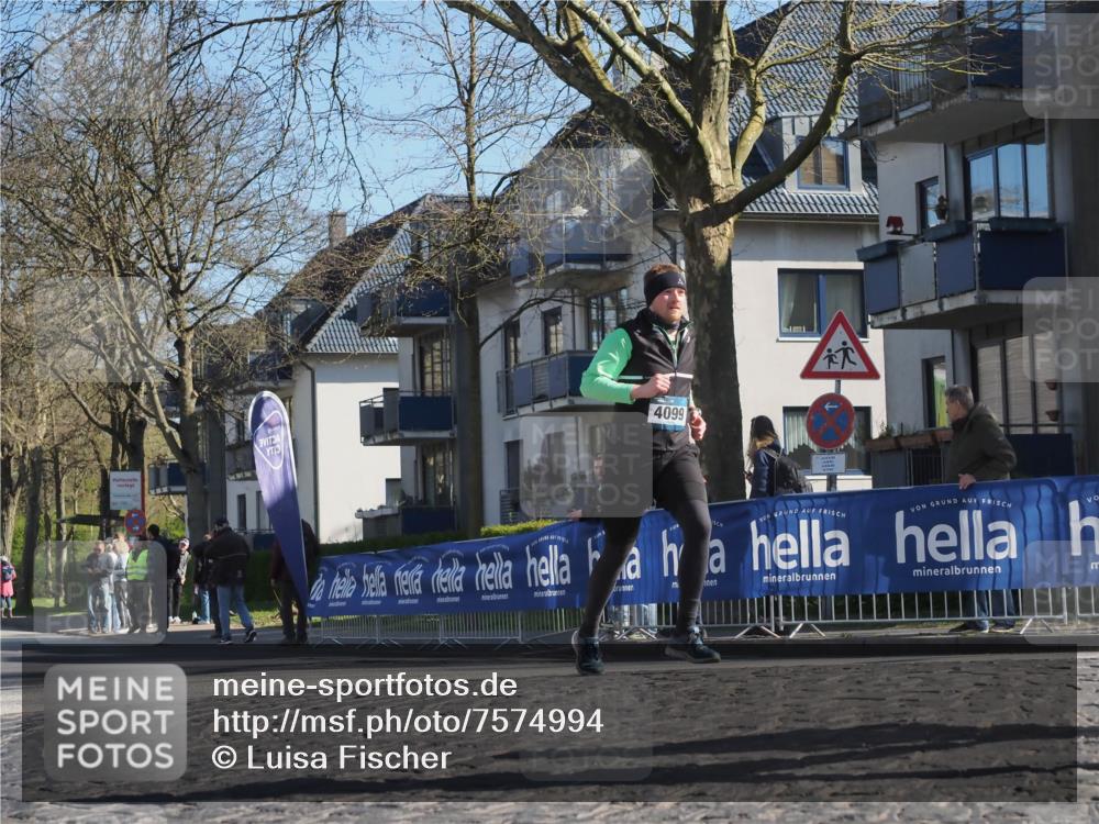 06.04.2025 - 44. Internationalen Wilhelmsburger Insellauf Luisa Fischer http://msf.ph/oto/7574994 06.04.2025 10:36:59 Ziel 4099 meine-sportfotos.de