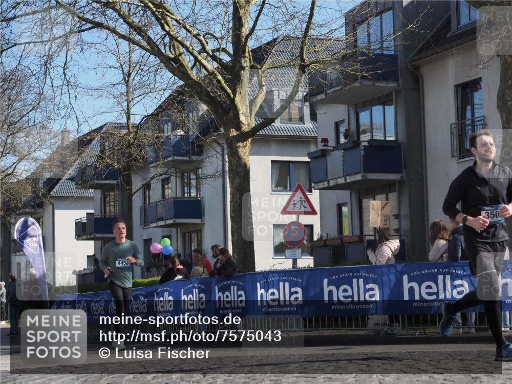 06.04.2025 - 44. Internationalen Wilhelmsburger Insellauf Luisa Fischer http://msf.ph/oto/7575043 06.04.2025 10:42:18 Ziel 4458, 350 meine-sportfotos.de
