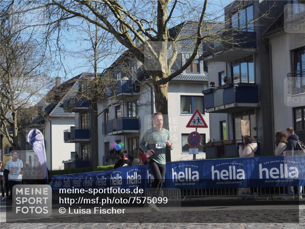 06.04.2025 - 44. Internationalen Wilhelmsburger Insellauf Luisa Fischer http://msf.ph/oto/7575099 06.04.2025 10:42:19 Ziel 0000, 240, 4458 meine-sportfotos.de