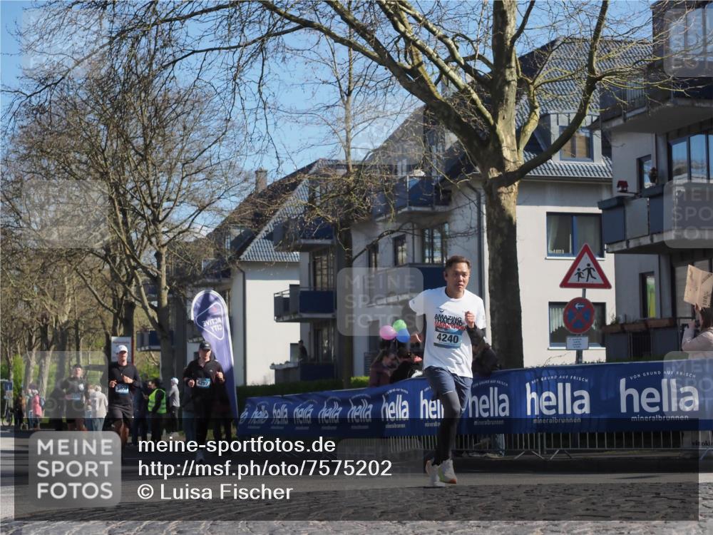 06.04.2025 - 44. Internationalen Wilhelmsburger Insellauf Luisa Fischer http://msf.ph/oto/7575202 06.04.2025 10:42:22 Ziel 3320, 390, 4297, 4240 meine-sportfotos.de