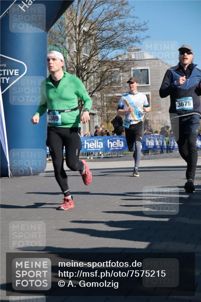 06.04.2025 - 44. Internationalen Wilhelmsburger Insellauf A. Gomolzig http://msf.ph/oto/7575215 06.04.2025 10:38:29 Ziel 3178, 3369, 3675, 4118, 4563, 4578 meine-sportfotos.de