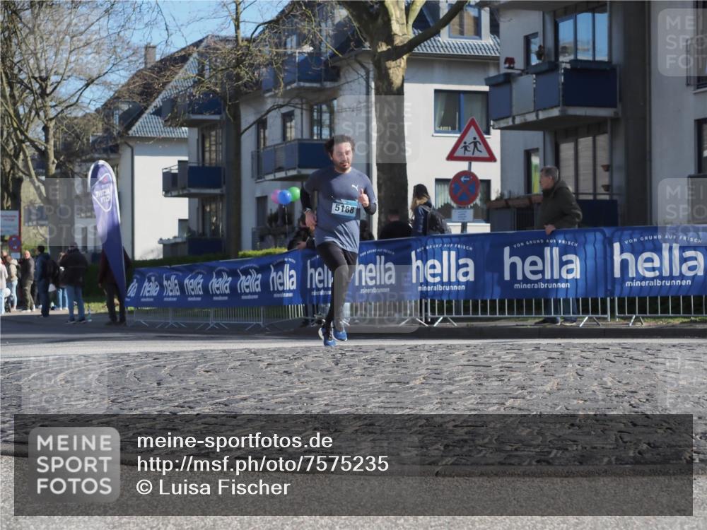 06.04.2025 - 44. Internationalen Wilhelmsburger Insellauf Luisa Fischer http://msf.ph/oto/7575235 06.04.2025 10:37:17 Ziel 5188 meine-sportfotos.de