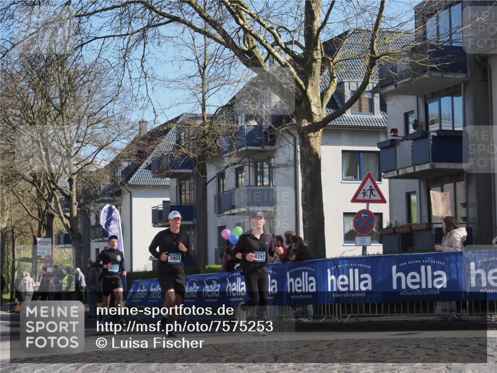 06.04.2025 - 44. Internationalen Wilhelmsburger Insellauf Luisa Fischer http://msf.ph/oto/7575253 06.04.2025 10:42:24 Ziel 3320, 3903, 4297 meine-sportfotos.de