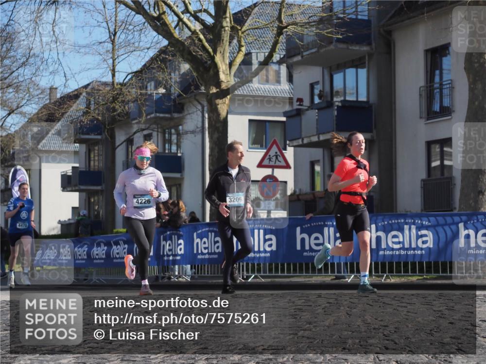 06.04.2025 - 44. Internationalen Wilhelmsburger Insellauf Luisa Fischer http://msf.ph/oto/7575261 06.04.2025 10:37:31 Ziel 4470, 4226, 3206 meine-sportfotos.de