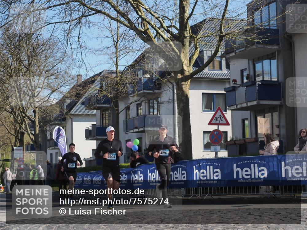 06.04.2025 - 44. Internationalen Wilhelmsburger Insellauf Luisa Fischer http://msf.ph/oto/7575274 06.04.2025 10:42:24 Ziel 3320, 3903, 4297 meine-sportfotos.de