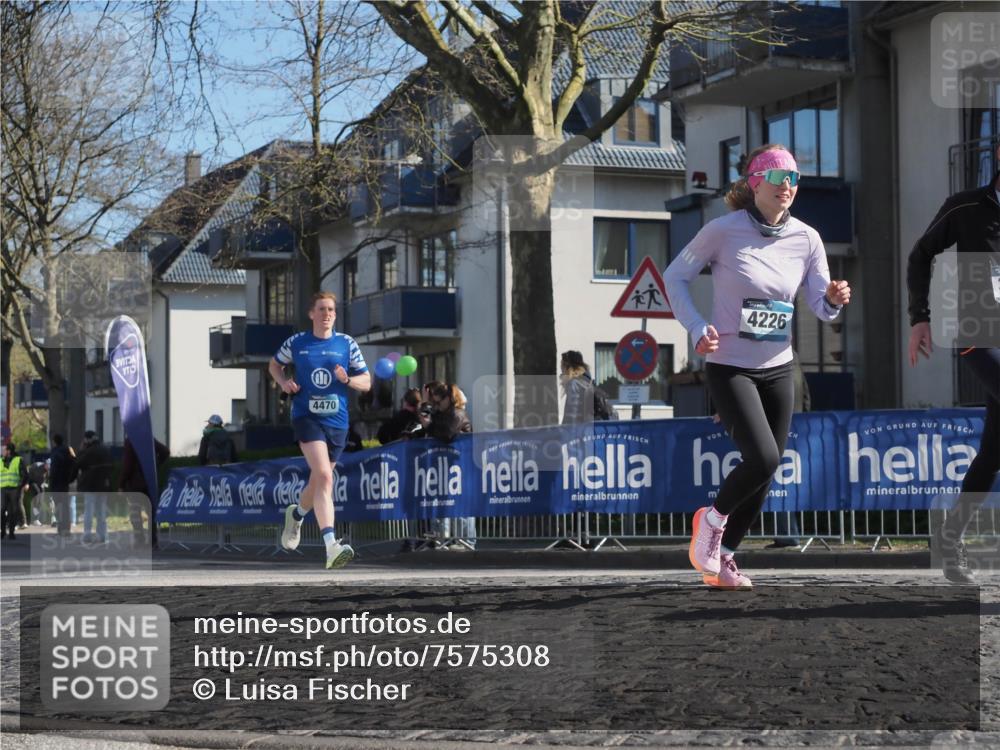 06.04.2025 - 44. Internationalen Wilhelmsburger Insellauf Luisa Fischer http://msf.ph/oto/7575308 06.04.2025 10:37:32 Ziel 4470, 4226 meine-sportfotos.de