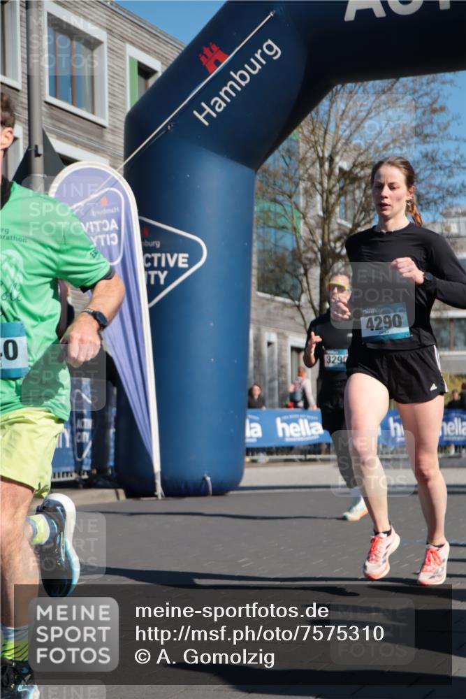 06.04.2025 - 44. Internationalen Wilhelmsburger Insellauf A. Gomolzig http://msf.ph/oto/7575310 06.04.2025 10:38:11 Ziel 3295, 3654, 3840, 3921, 4278, 4279, 4290, 4365 meine-sportfotos.de