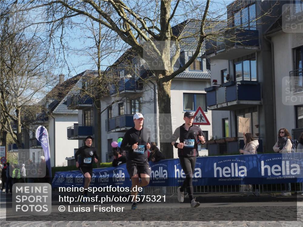06.04.2025 - 44. Internationalen Wilhelmsburger Insellauf Luisa Fischer http://msf.ph/oto/7575321 06.04.2025 10:42:25 Ziel 3320, 3903, 4297 meine-sportfotos.de