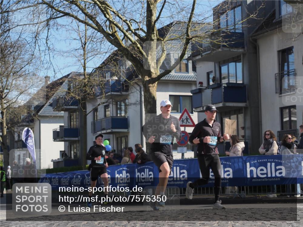 06.04.2025 - 44. Internationalen Wilhelmsburger Insellauf Luisa Fischer http://msf.ph/oto/7575350 06.04.2025 10:42:25 Ziel 3903, 297, 3520 meine-sportfotos.de