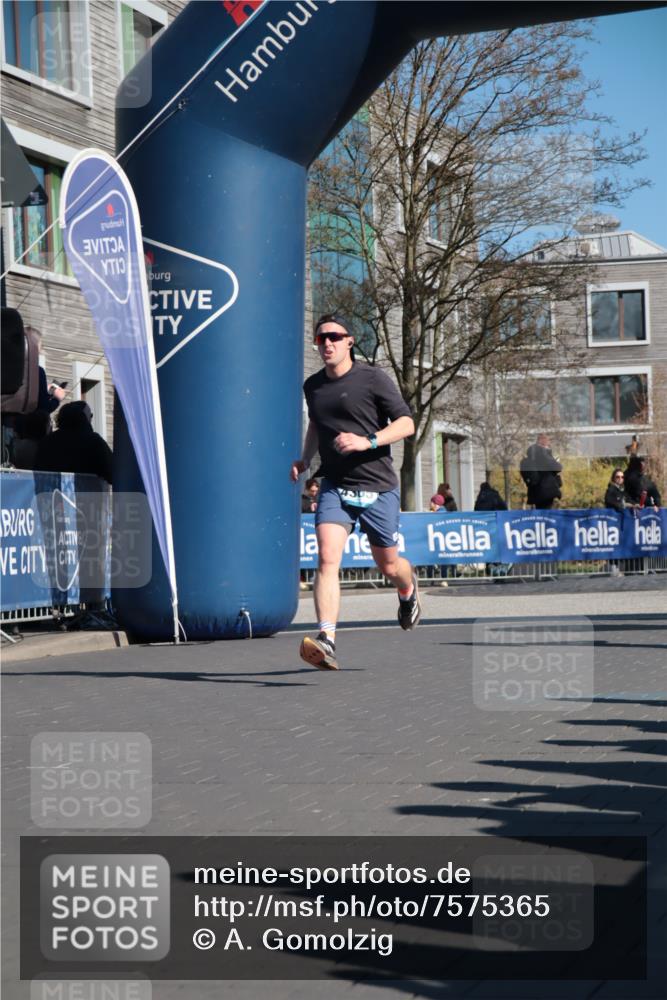 06.04.2025 - 44. Internationalen Wilhelmsburger Insellauf A. Gomolzig http://msf.ph/oto/7575365 06.04.2025 10:38:05 Ziel 3654, 3840, 3921, 4278, 4279, 4290, 4365, 4507 meine-sportfotos.de