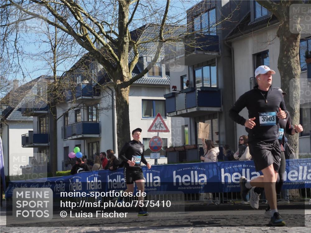 06.04.2025 - 44. Internationalen Wilhelmsburger Insellauf Luisa Fischer http://msf.ph/oto/7575410 06.04.2025 10:42:26 Ziel 3320, 3903, 97 meine-sportfotos.de
