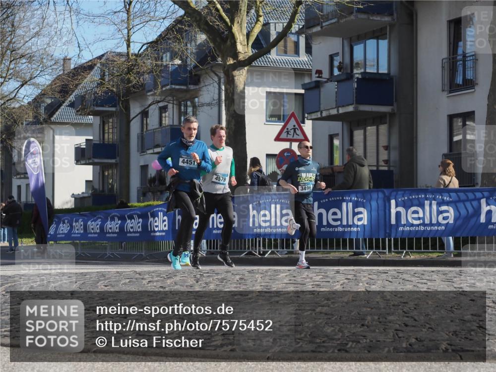 06.04.2025 - 44. Internationalen Wilhelmsburger Insellauf Luisa Fischer http://msf.ph/oto/7575452 06.04.2025 10:37:40 Ziel 4451, 4579, 3496 meine-sportfotos.de