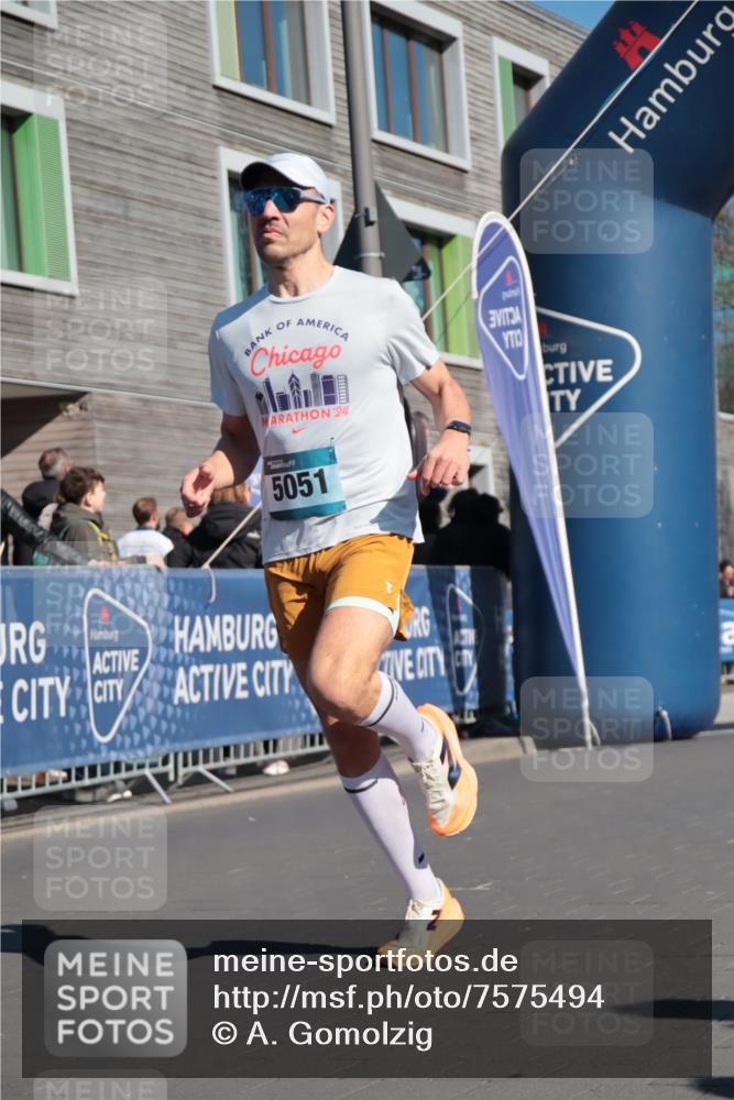 06.04.2025 - 44. Internationalen Wilhelmsburger Insellauf A. Gomolzig http://msf.ph/oto/7575494 06.04.2025 10:37:36 Ziel 3197, 3206, 4226, 4470, 5051 meine-sportfotos.de