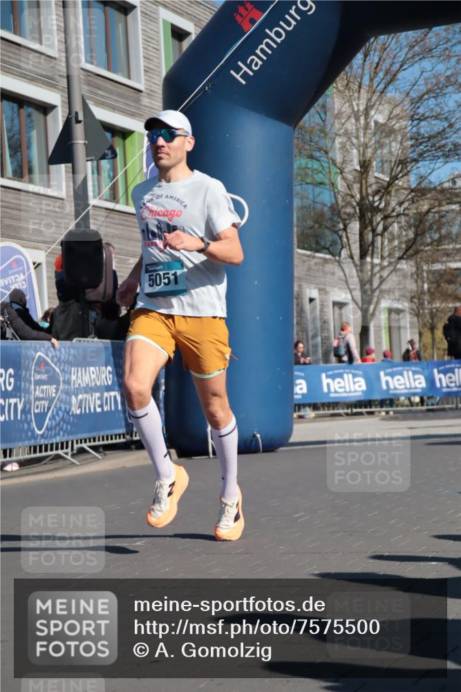 06.04.2025 - 44. Internationalen Wilhelmsburger Insellauf A. Gomolzig http://msf.ph/oto/7575500 06.04.2025 10:37:36 Ziel 3197, 3206, 4226, 4470, 5051 meine-sportfotos.de