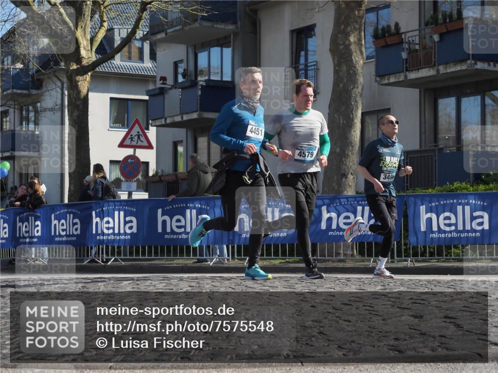 06.04.2025 - 44. Internationalen Wilhelmsburger Insellauf Luisa Fischer http://msf.ph/oto/7575548 06.04.2025 10:37:41 Ziel 4451, 61, 4579, 3496 meine-sportfotos.de