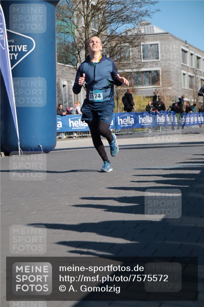 06.04.2025 - 44. Internationalen Wilhelmsburger Insellauf A. Gomolzig http://msf.ph/oto/7575572 06.04.2025 10:37:22 Ziel 3174 meine-sportfotos.de