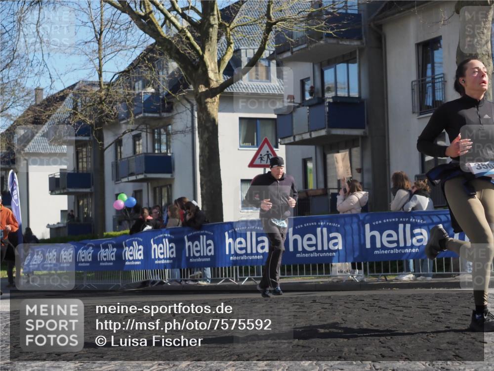 06.04.2025 - 44. Internationalen Wilhelmsburger Insellauf Luisa Fischer http://msf.ph/oto/7575592 06.04.2025 10:42:37 Ziel 356 meine-sportfotos.de